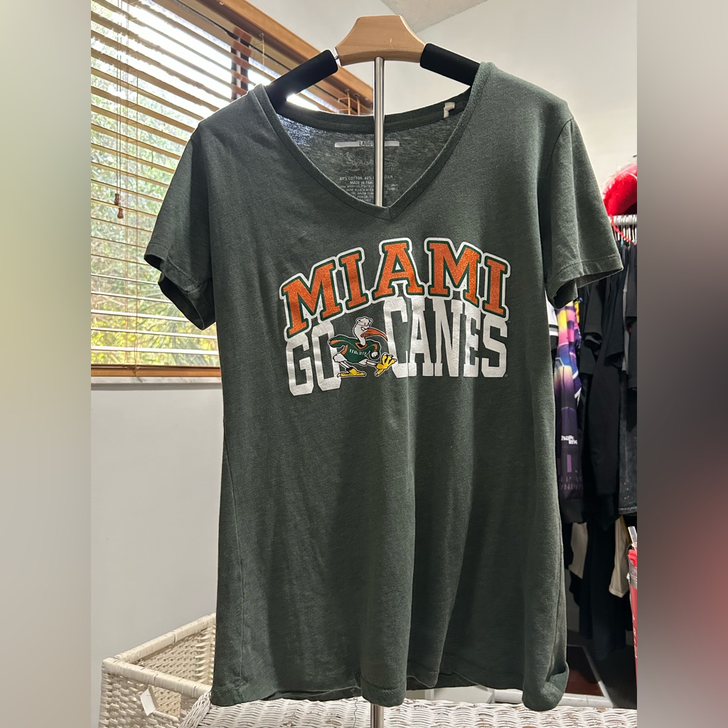 Pressbox Brand Womens Ncaa Miami Hurricanes Ahmmon Richards 82 VNeck  Size L